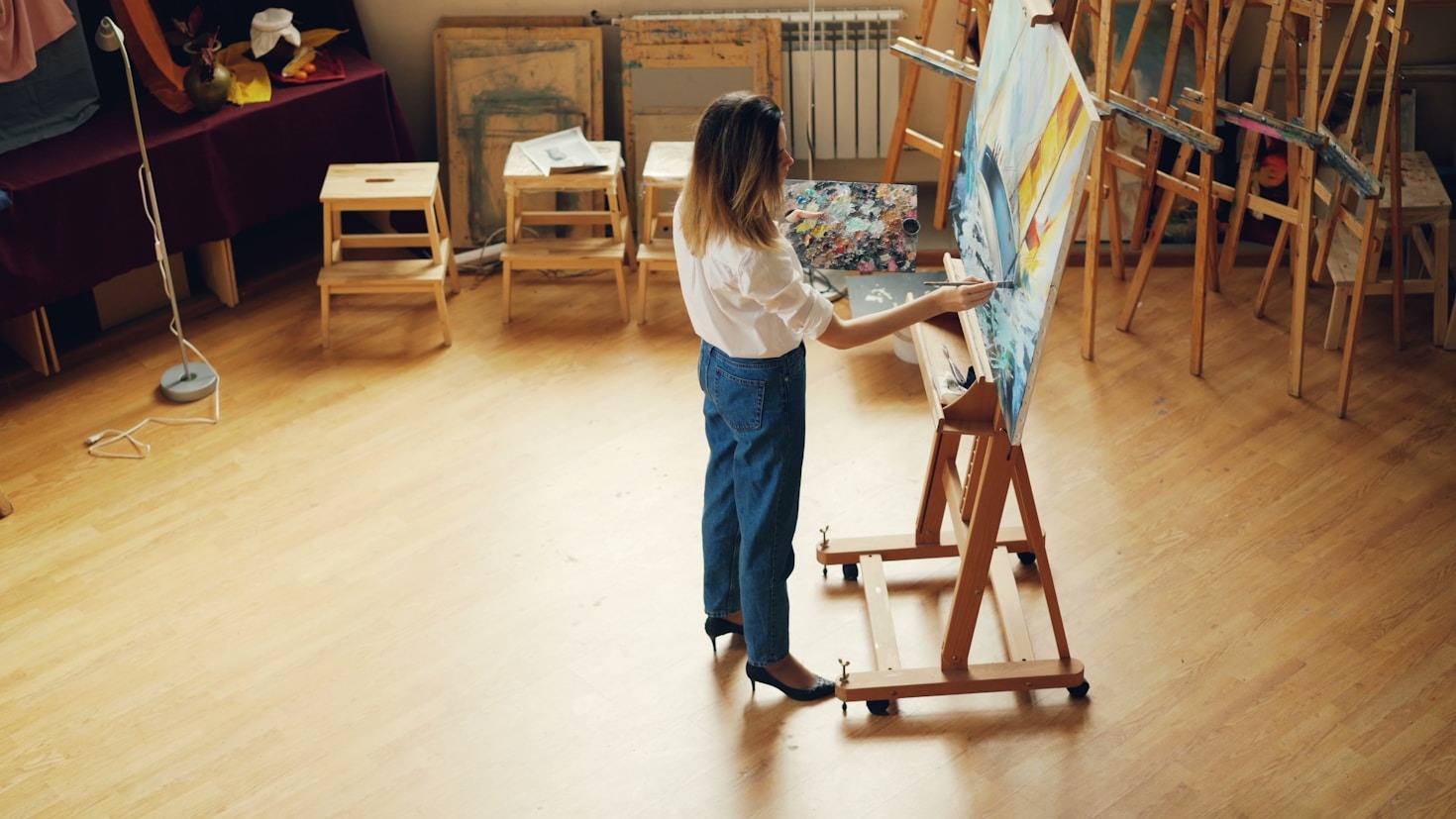How Molly Hayes Blends Art and Emotion
